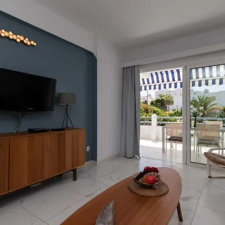 Club Atlantis 91 - Two Bed * Адехе