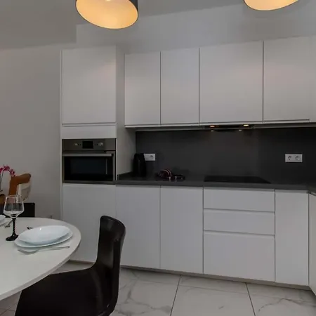 Club Atlantis 91 - Two Bed Costa Adeje (Tenerife)