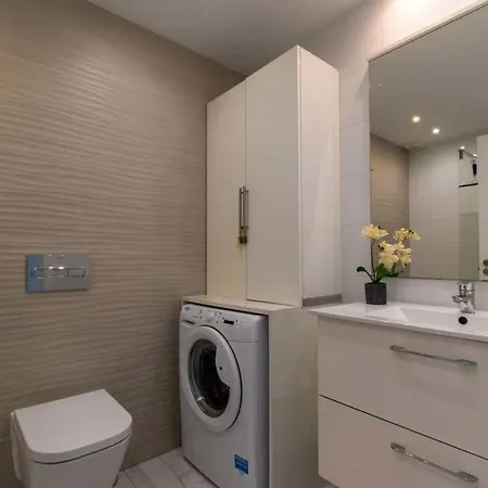 Club Atlantis 91 - Two Bed *